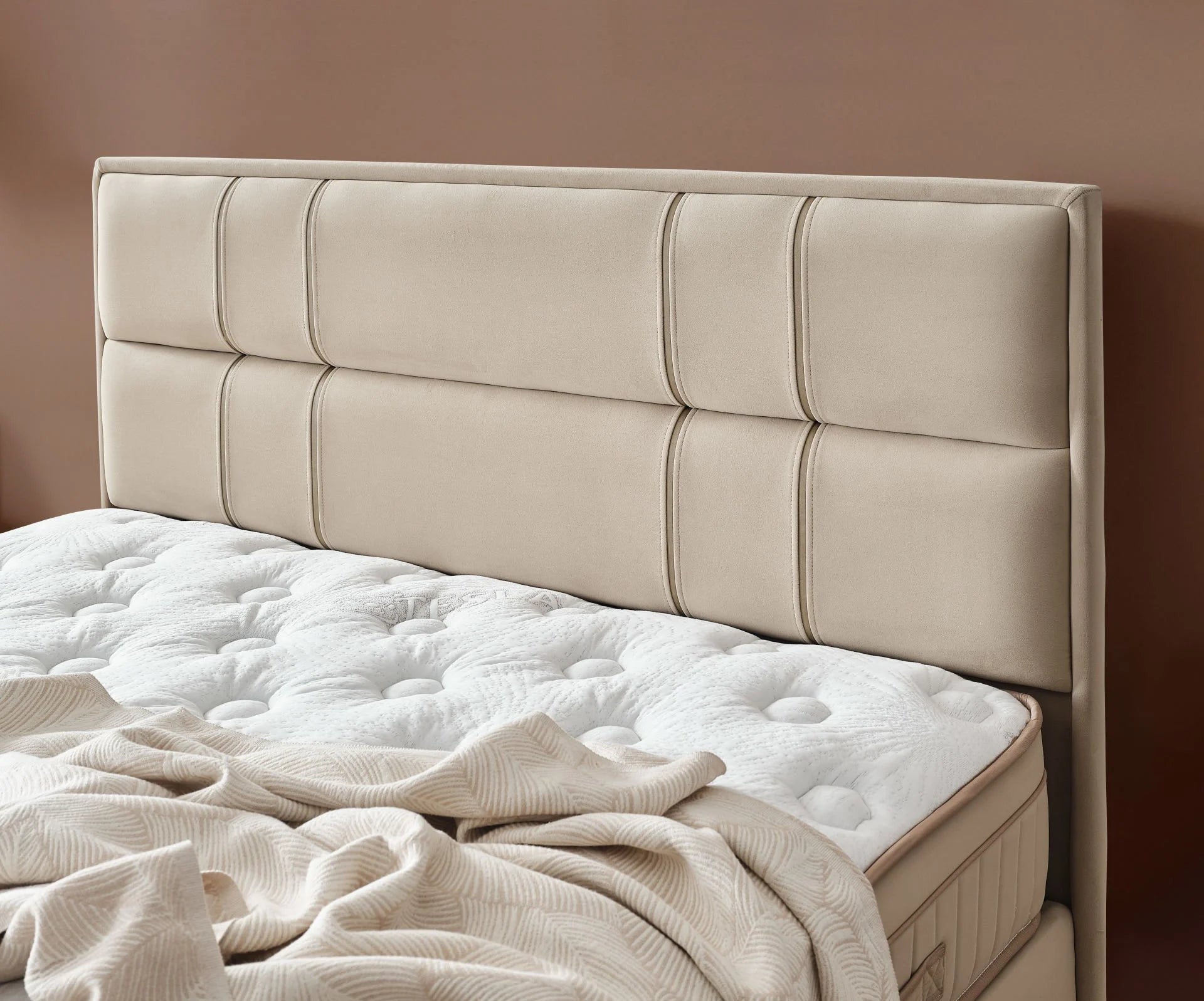 Tesla Therapy Başlık